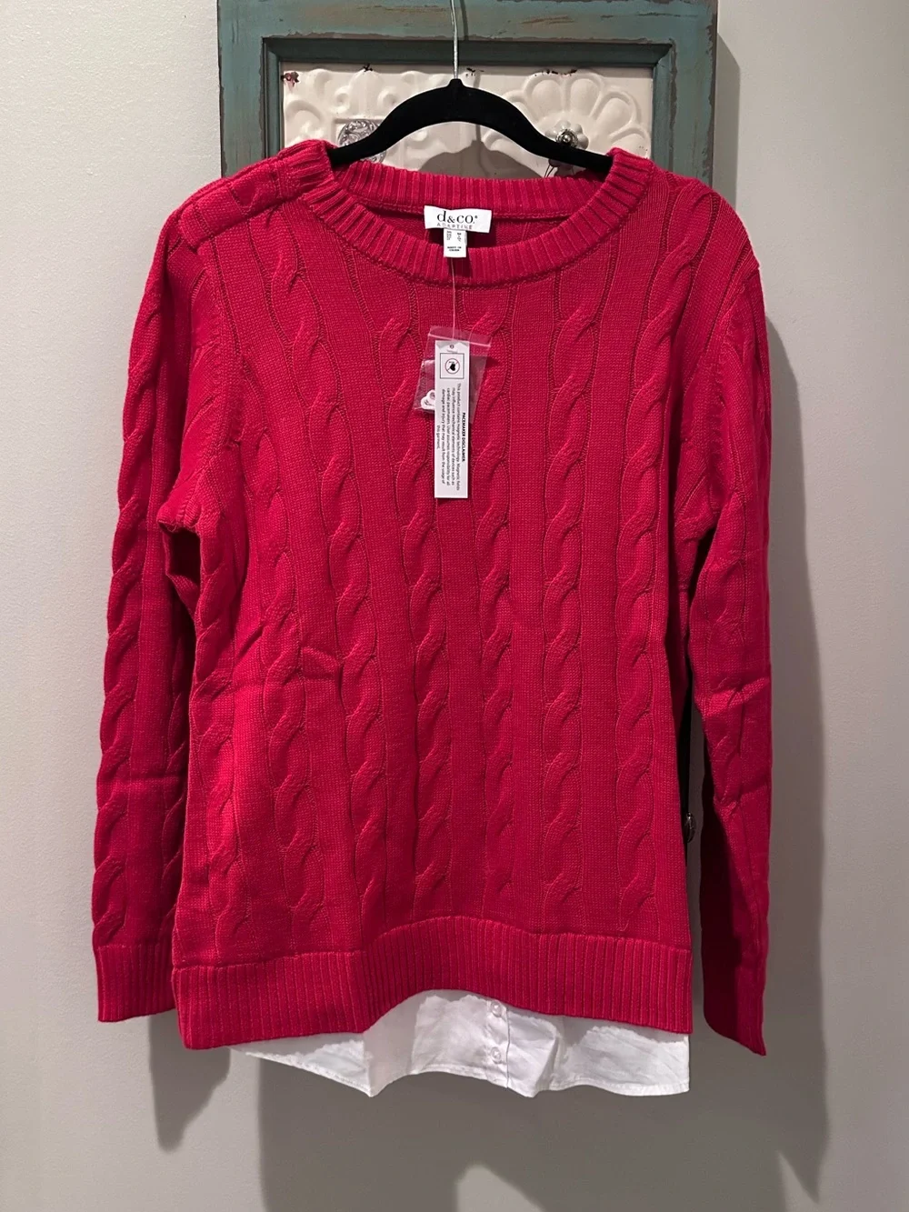 NWT d&Co Adaptive Red Cable Knit Layered Hem Sweater Medium - Picture 2 of 7